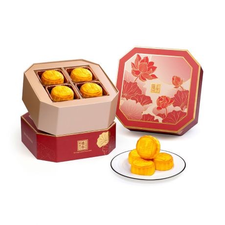 the-peninsula-mini-egg-custard-mooncakes